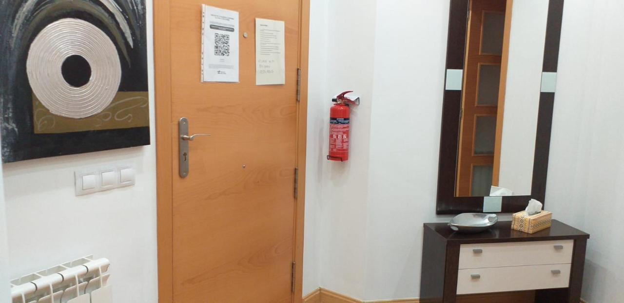 Apartamento Los Lirios Logrono Luaran gambar