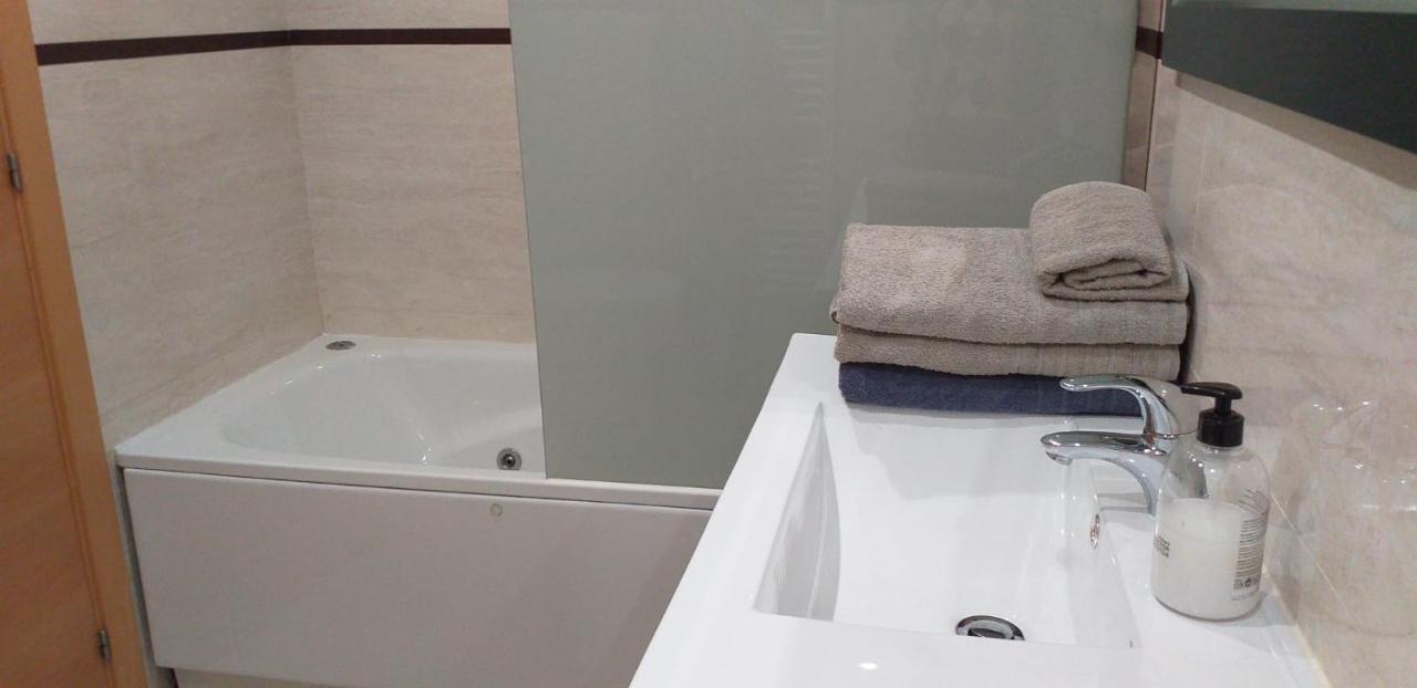 Apartamento Los Lirios Logrono Luaran gambar