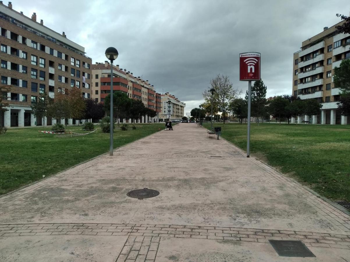 Apartamento Los Lirios Logrono Luaran gambar