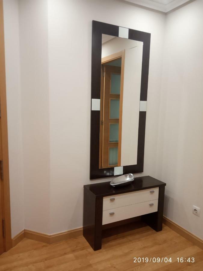 Apartamento Los Lirios Logrono Luaran gambar